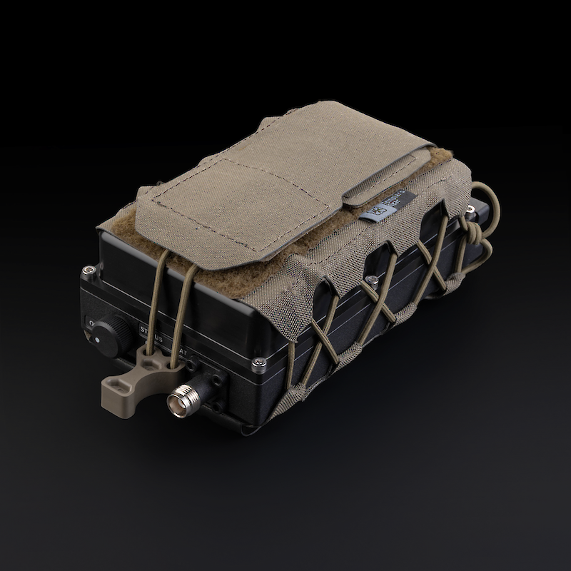The DTS-CaDe is a wearable, AI-powered drone detector built for dismounted soldiers, border guards, and security professionals. Utilizing advanced machine learning algorithms, it scans the RF spectrum to identify and classify unauthorized drones and their remote controllers. Designed for highstress environments, it fits comfortably in a MOLLE pouch and provides reliable early warning in under 10 seconds.